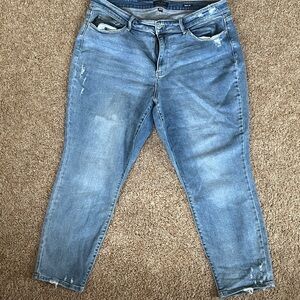 Judy Blue Light Blue Ankle Jeans